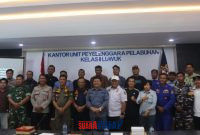 foto istimewa : Kepala KUPP Klas II Luwuk Hasfar bersama Unsur forkopimda serta para pelaku usaha kapal wisata