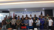 foto istimewa : Kepala KUPP Klas II Luwuk Hasfar bersama Unsur forkopimda serta para pelaku usaha kapal wisata