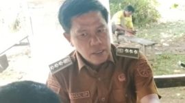 Foto : Camat Una-Una, Burhan Kaseng