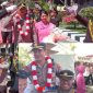 foto istimewa : AKBP Wayan Wayracana Aryawan.S.I.K bersama Nyonya Made Masuk dalam Barisan Pedang Pora di Dampingi Kapolresta Banggai Kombes Pol Hendri Yulianto.S.I.K.M.H bersama nyonya dan AKBP Wayan popong menuju mobil 