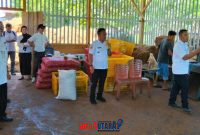 foto istimewa : Camat Luwuk Timur Adnan Buyung Lasantu Saat berikan penjelasan pada jajarannya dan kelapa desa terkait Manfaat sabut kelapa