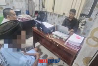 foto istimewa : Tersangka pencabutan saat di Hadapan Penyidik di dampingi Pengacara Nya Indra Dwiyulianto.Dayanun.SH