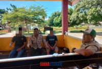 foto istimewa : petugas amankan pemuda yang halangi ambulance di berikan pembinaan