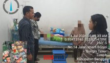 foto istimewa Saat Anggota Polwan Polresta Banggai Sambangi Korban Pelecehan Seksual.