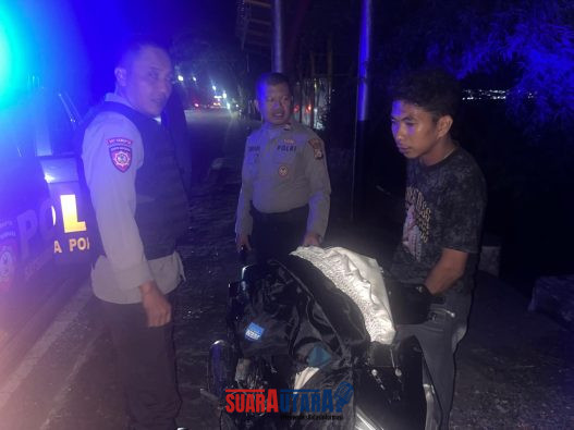 foto istimewa : Saat Anggota lakukan pemeriksaan pada salah satu anak muda yang ada di lokasi tersebut