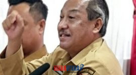 foto istimewa : Saat Asisten I Bidang Hukum dan pemerintahan Sekda banggai Mujiono Lasitata  saat Perintahkan Keluar pada Camat pagimana