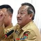 foto istimewa : Saat Asisten I Bidang Hukum dan pemerintahan Sekda banggai Mujiono Lasitata  saat Perintahkan Keluar pada Camat pagimana