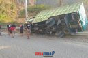 foto istimewa : Kondisi Truk saat terperosok di tikungan menurun masuk desa Bungaon