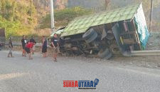 foto istimewa : Kondisi Truk saat terperosok di tikungan menurun masuk desa Bungaon
