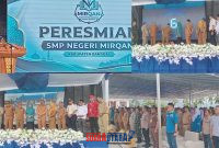 foto istimewa : Bupati Ir.H.Amirudin.SP.MP.MM Bersama Wakil Bupati Drs.H.Furqanuddin.MM dan Kadisdikbud Syafrudin Hinelo.S.T.P.M.Si