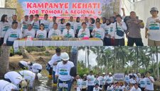 foto istimewa : Saat Camat Toili Barat Bambang Abdullah Bersama Perwakilan JOB Tomori dan Rektor Unismu Luwuk lakukan penanaman Bibit Mangrove