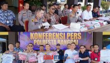 foto istimewa : Kapolresta banggai Kombes Pol Hendri Pimpin langsung Konprensi Pers di dampingi Wakapolresta Kompol Frangky, Kejari Banggai AKP Hasanuddin Hamid, S.H., M.H dan Kalapas Badrun