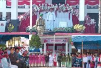 foto istimewa : Camat Toili Barat Bambang I.P.Abdullah.S.Pd.MM Saat jadi Inspektur Upacara pada HUT Ke 81 Kemerdekaan Republik Indonesia di Halaman kantor kecamatan.