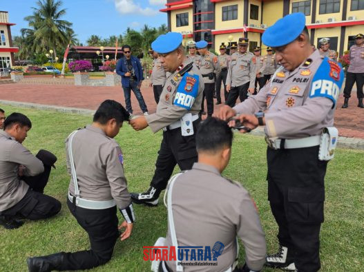 foto istimewa : Anggota Propam Polda Lakukan pemeriksaan pada anggota polresta banggai