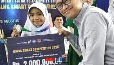 foto istimewa : Terpancar senyum bahagia Berkat belajar dari HP Ppemberian orang tua Siswi SDN 1 Nambo buktikan juara II Pidatao bahasa inggris 
