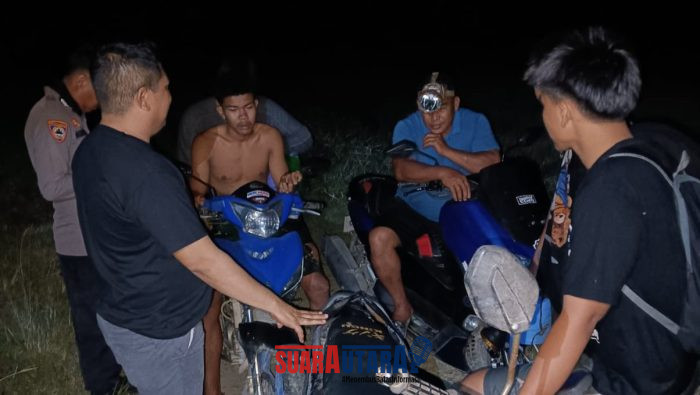 foto istimewa : Kapolsek Lamala Iptu I Wayan Sukarman bersama anggota dan warga selamat