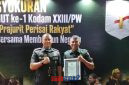 foto istimewa : Komandan Kodim 1308/Luwuk Banggai, Letkol Inf Cepi Kartiwa, S.Pd dan prajurit Kodim 1308/Luwuk Banggai. Koptu Jeki Jefri Ajabae, Babinsa Koramil 1308-07/Pagimana