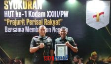 foto istimewa : Komandan Kodim 1308/Luwuk Banggai, Letkol Inf Cepi Kartiwa, S.Pd dan prajurit Kodim 1308/Luwuk Banggai. Koptu Jeki Jefri Ajabae, Babinsa Koramil 1308-07/Pagimana