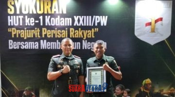 foto istimewa : Komandan Kodim 1308/Luwuk Banggai, Letkol Inf Cepi Kartiwa, S.Pd dan prajurit Kodim 1308/Luwuk Banggai. Koptu Jeki Jefri Ajabae, Babinsa Koramil 1308-07/Pagimana