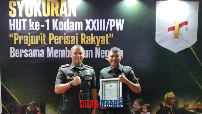 foto istimewa : Komandan Kodim 1308/Luwuk Banggai, Letkol Inf Cepi Kartiwa, S.Pd dan prajurit Kodim 1308/Luwuk Banggai. Koptu Jeki Jefri Ajabae, Babinsa Koramil 1308-07/Pagimana