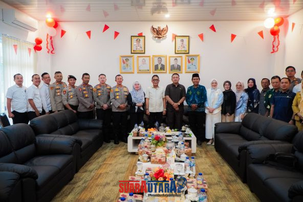 foto istimewa : Kapolresta Banggai Kombes Pol Hendri didampingi PJU kunjungi Kantor DPRD