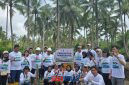 foto istimewa Camat Toili Barat Bambang dan Rektor Unismu Luwuk laksanakan penanaman Bibit Mangrove