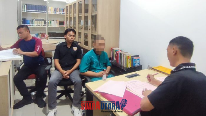 foto istimewa : Serahkan Tersangka di Kejaksaan negeri banggai
