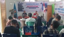 foto istimewa : penguji dari Pra UKW PWI Provinsi sulteng Mahmud Matangara,dan Temu Sutrisno