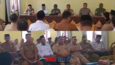 foto istimewa : Rapat berlangsung di Kantor kecamatan totikum Selatan