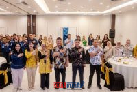 foto istimewa : Asisten Perekonomian dan Pembangunan Setda Kabupaten Banggai, Faisal Karim, S.Sos., M.Si bersama Kepala BPJS dan peserta