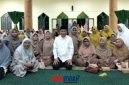 foto istimewa : Sekda banggai Moh Ramli Tomgko saat hadiri perayaan Maulid Nabi di kecamatan Nambo