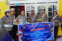 foto istimewa : Saat Anggota Satlantas sambangi rumah purnawirawan polri 