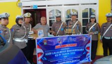 foto istimewa : Saat Anggota Satlantas sambangi rumah purnawirawan polri 