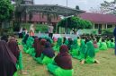 foto istimewa : Anggota polsek toili berikan bahaya bullying pada siswa MIS Muhammadiyah