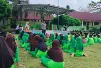 foto istimewa : Anggota polsek toili berikan bahaya bullying pada siswa MIS Muhammadiyah