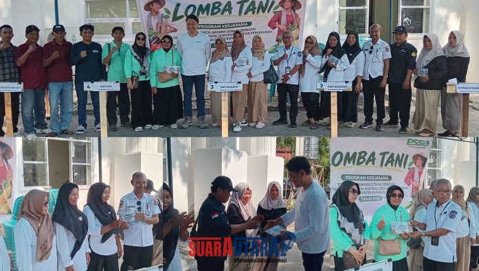 foto istimewa : Saat penyerahan hadiah oleh Kabid Holtikultura Choirul mambuhu berikan pada pemenang lomba