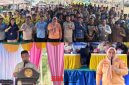foto istimewa : Kadinsos Banggai Haryadi Bola Bersama Plh Kadinsos Provinsi sulteng Kiki Rezqi Ramdaniasari, S.STP., MM.dan para warga masyarakat