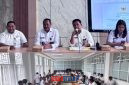 foto istimewa : Saat Pimpin Rapat Kadinsos Banggai Hariadi Bola.SH, Bersama Asisten I Mujiono Lasitata.SH.M.H dan Sekdinsos Yudi Serta perwakilan Dinkes