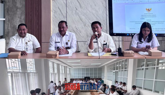 foto istimewa : Saat Pimpin Rapat Kadinsos Banggai Hariadi Bola.SH, Bersama Asisten I Mujiono Lasitata.SH.M.H dan Sekdinsos Yudi Serta perwakilan Dinkes