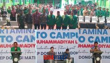 foto istimewa : Rektor Unismu saling tukar Cindra mata dan sesuai prosedur