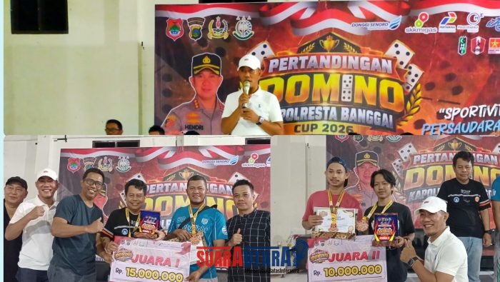 foto istimewa  : Kabag Ops Kompol Zulkifli Serahkan Medali dan Piagam serta uang tunai 15 juta ditambah Kasat Intelkam polresta baggai AKP Usman.SH menyerahkan pada Juara II Mangge Palu