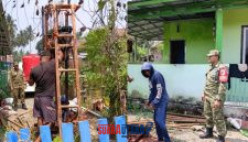 foto istimewa  : Saat Petugas Sumur Bor Lakukan pengeboran dalam rangka membantu masyarakat atasi kekeringan di desa Kayoa 