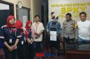 foto istimewa : Tampak Pelaku dan Petugas Alfa Midi Sepakat Damai di hadapan petugas polsek luwuk