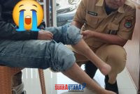 foto istimewa  : Kadinsos Banggai Hariadi Bola.SH sedih dan bangga lihat kondisi Pria Disabilitas Dalam melawan keterbatasannya.