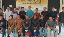 foto istimewa : Thum Bakri Baju Putih Terpilih Ketua KT Toili camat Apresiasi pada kepengurusan KT yang baru